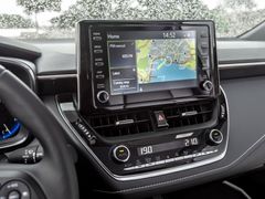 Navigaci zatím chybí podpora Android Auto a Apple CarPlay.