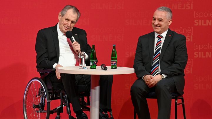 Zeman poprosil odboráře, aby přemluvili Středulu ke kandidatuře na prezidenta; Zdroj foto: ČTK