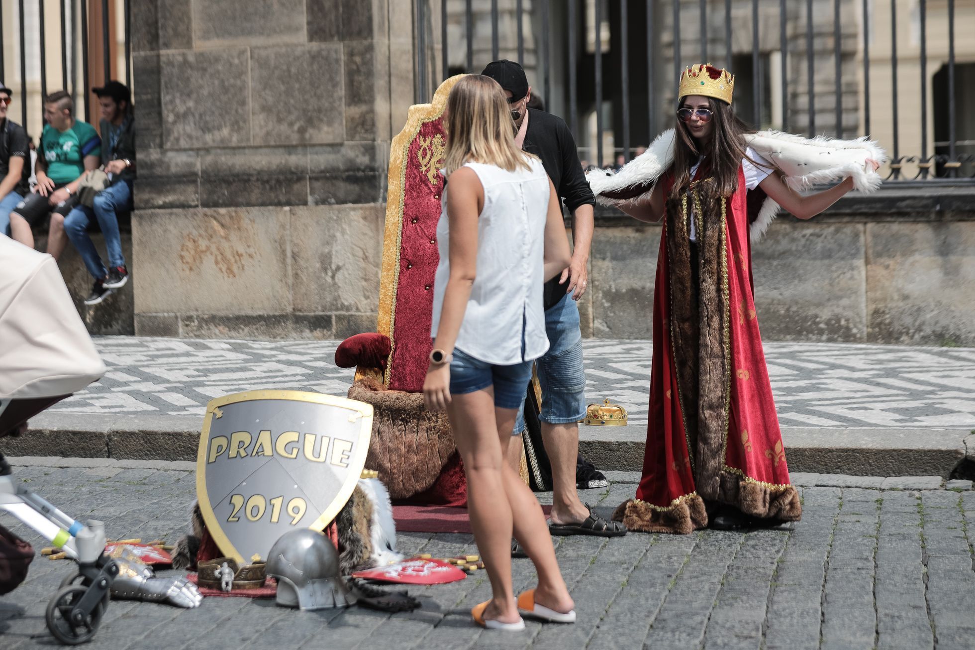 Pražský Hrad - léto 2019 - fronty, turisti, uzavírky
