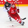 Connor Brown a Anton Slepyšev ve čtvrtfinále Rusko - Kanada na MS 2021