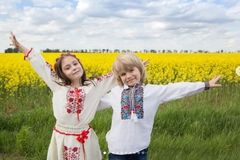 Ukrajinka našla své fotky dětí na billboardech ruské propagandy v okupovaném Chersonu