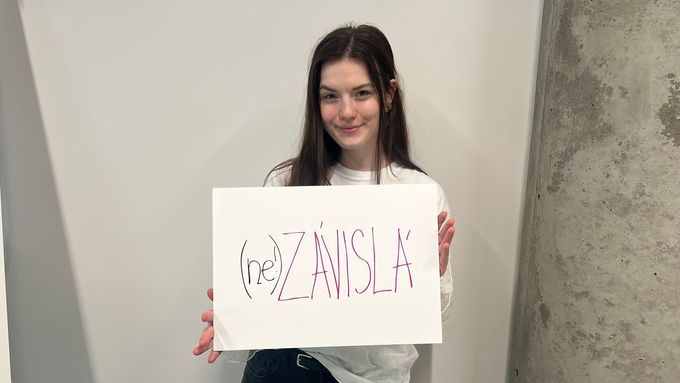 Herečka Sára Korbelová byla hostem v podcastu (ne!)ZÁVISLÁ.
