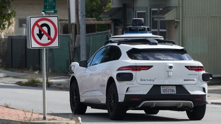 Není řidič, není pokuta. Autonomní auta dělají policii při přestupcích těžkou hlavu; Zdroj foto: Reuters
