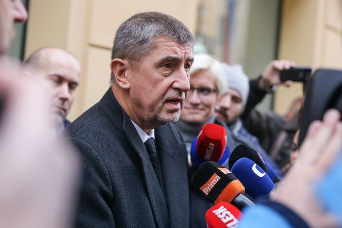 Andrej Babiš a politici ANO během oslav 17. listopadu.