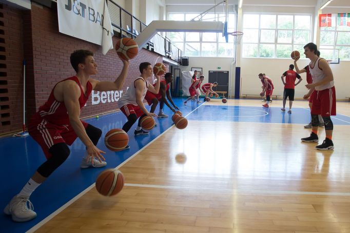 Trenénink basketbalového týmu Get Better Academy