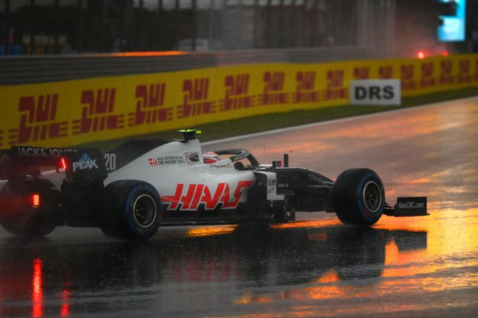 Deštivá kvalifikace na Velkou cenu Turecka formule 1 2020 - Kevin Magnussen, Haas