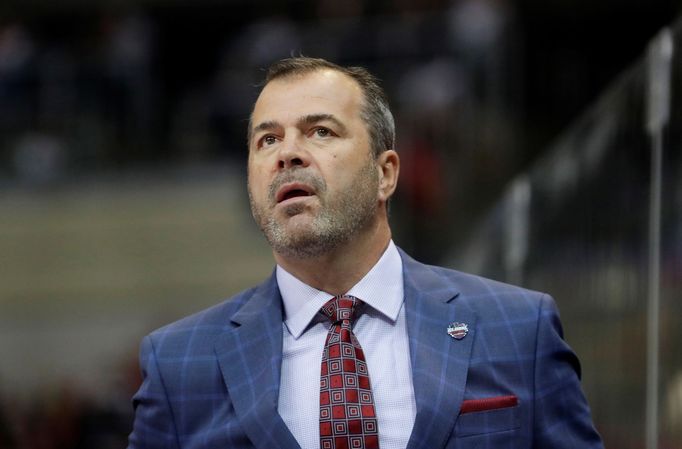 NHL v Praze, Philadelphia - Chicago: Nový trenér Philadelphie Alain Vigneault.