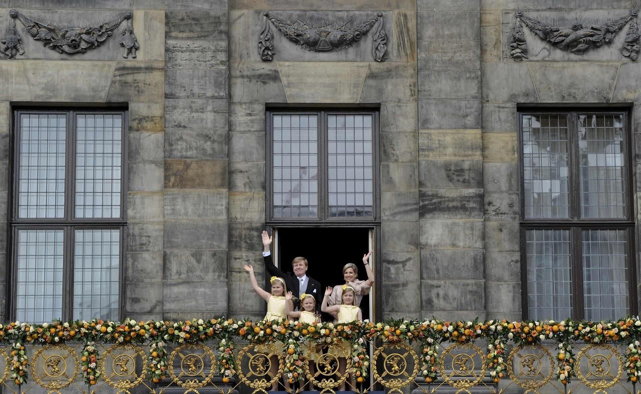 Abdikace Beatrix a korunovace Willema-Alexandera