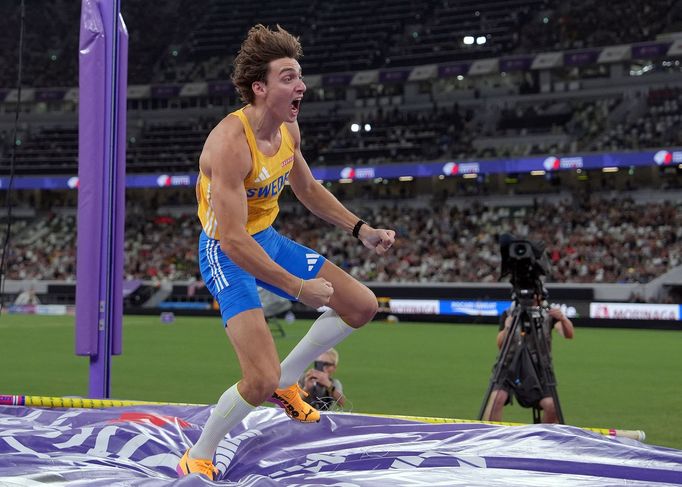 Švédský tyčkař Armand Duplantis a jeho rekord při MS v atletice 2025 v Tokiu