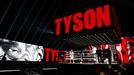 Box Mike Tyson - Roy Jones junior (2020): Nástup Mikea Tysona.