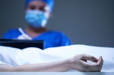 "Prosím, zabijte mě," mi ještě nikdo neřekl. Eutanazii odmítám, lze ji zneužít, říká odborník