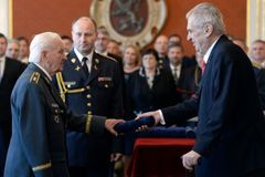 Živě: Česko si připomnělo výročí konce války. Zeman znovu nepovýšil šéfa BIS Koudelku
