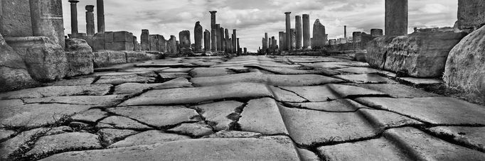 Josef Koudelka: Timgad, Alžírsko.