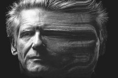 Výstava Davida Cronenberga je znepokojivá a provokující. Návštěvníky otřese a rozšíří jim obzor