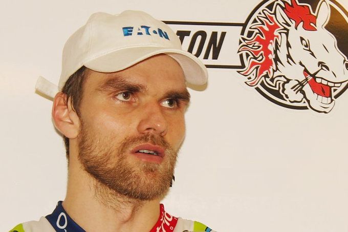 Autor zlatého gólu ve finále extraligy 2009/2010: pardubický útočník Radovan Somík