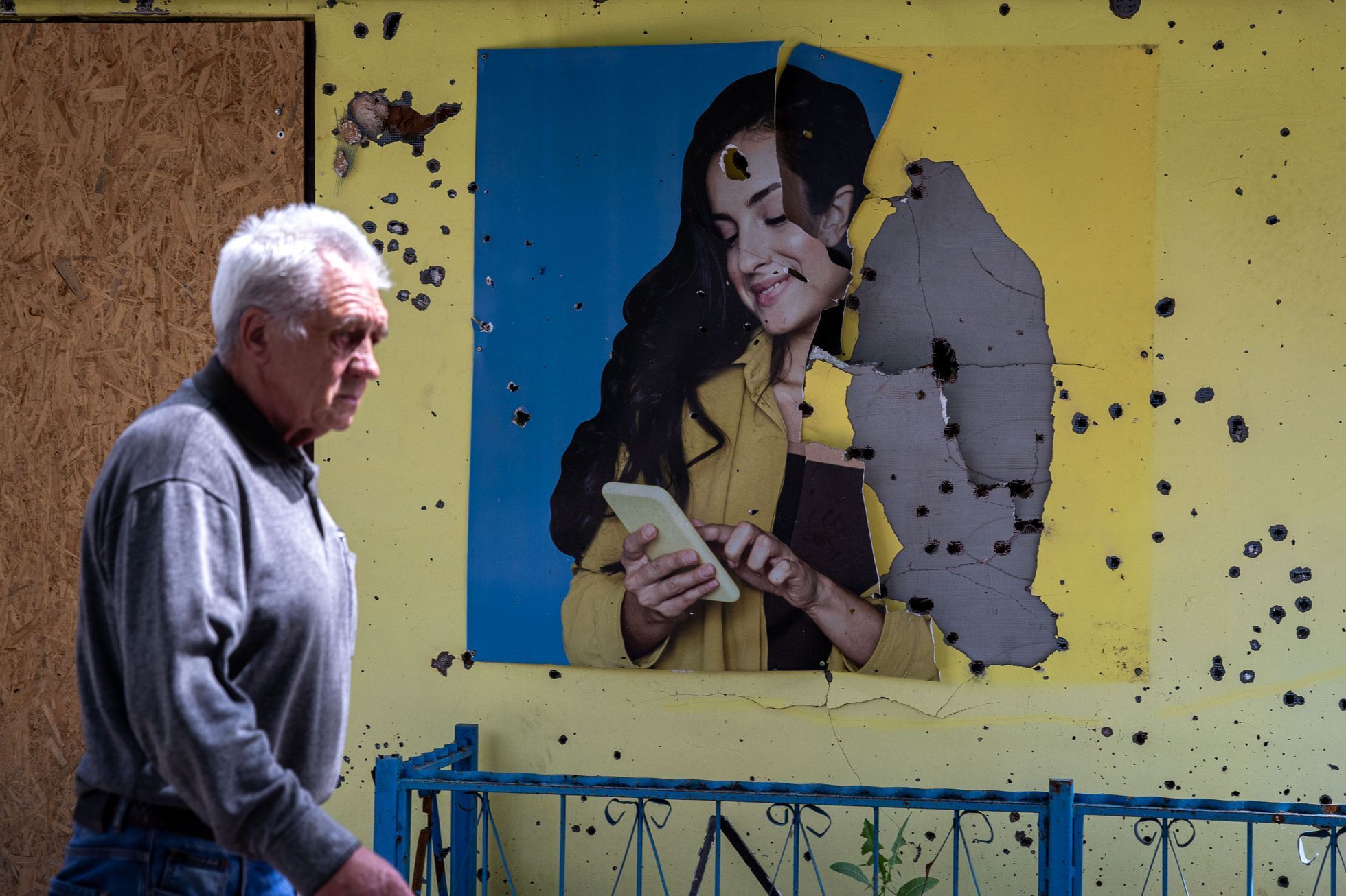 Město Orichiv, Orechov, Ukrajina, fronta, trosky, bunkr, úkryt, civilisté