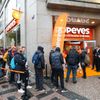 Otevření prvního Popeyes v Česku na Václavském náměstí