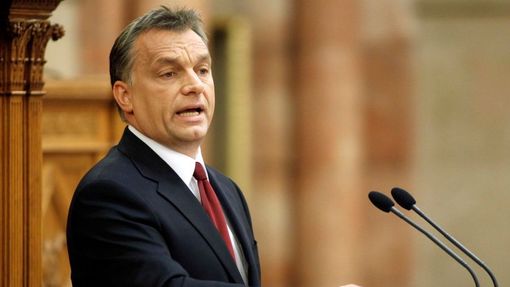 Maďarský premiér Viktor Orbán při projevu na schůzi parlamentu.