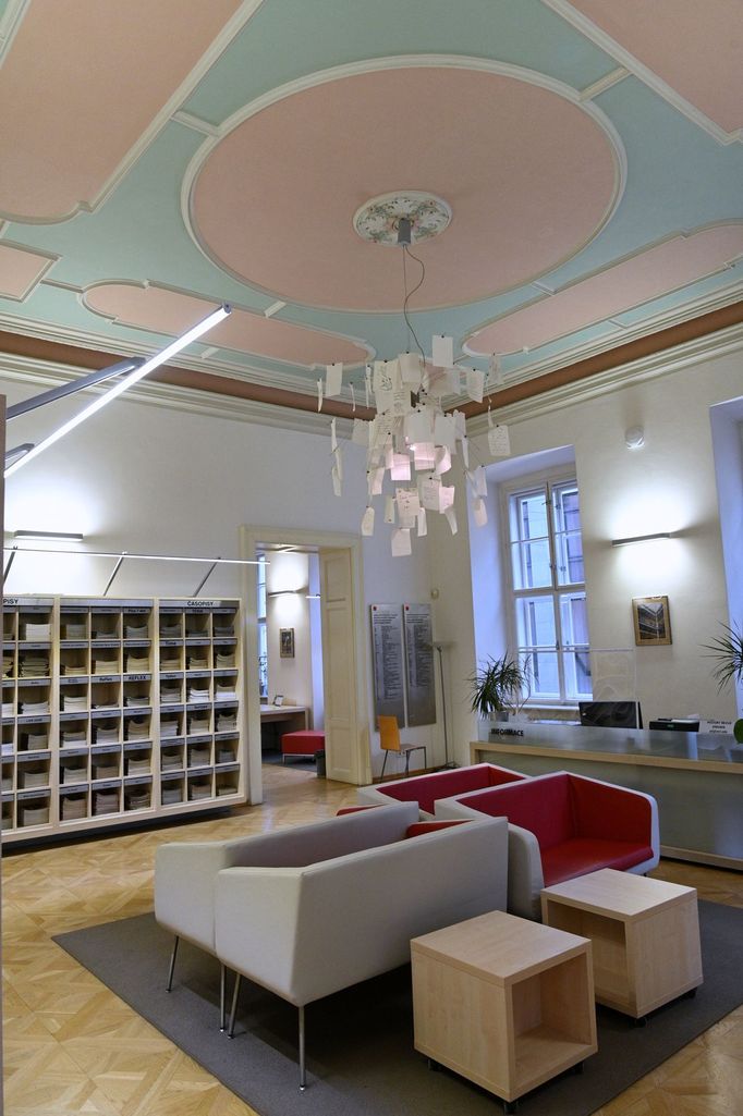 Interiér Ústřední knihovny zrekonstruovaný do podoby z počátku 18. století.