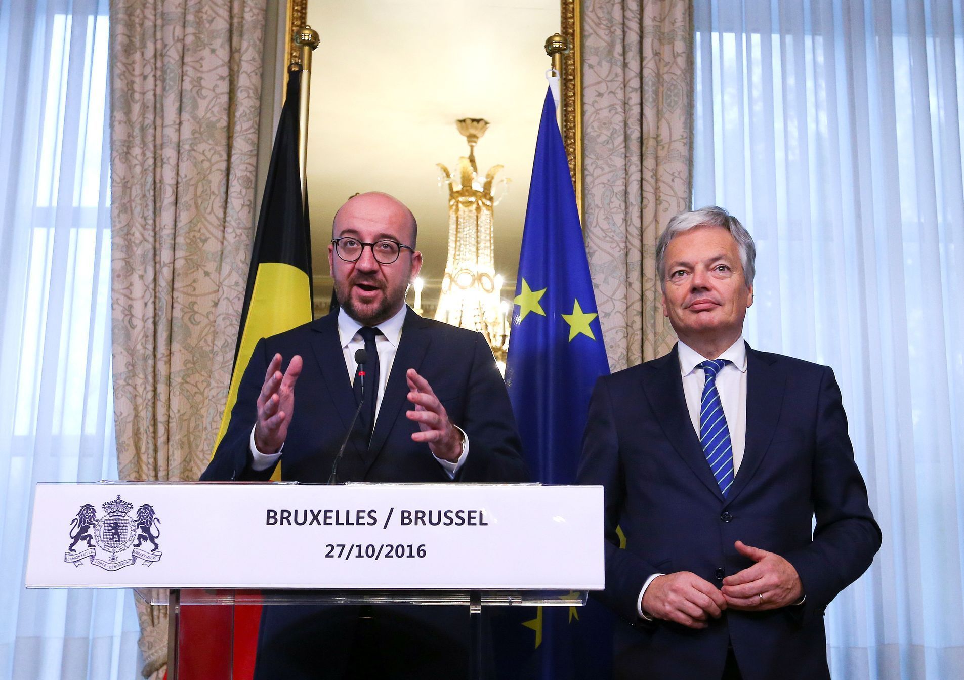 Belgický premiér Charles Michel a belgický ministr zahraničí Didier Reynders