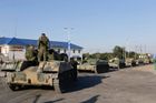 Na Donbase je víc ruských tanků, než má britská armáda, tvrdí ukrajinský ministr. Moskva to popírá
