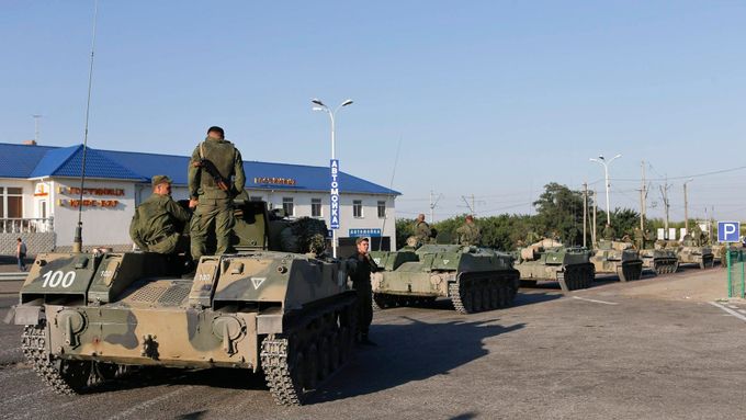 Tanky na východní Ukrajině.