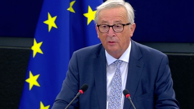 Juncker před europoslanci: Posílíme pohraniční stráže a azylová řízení