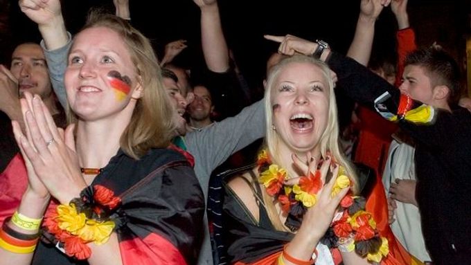 Němci doufají  v první místo ve skupině B. Druhé by je odsoudilo ke čtvrtfinálovému duelu s Portugalci. Kosa by narazila na kámen.