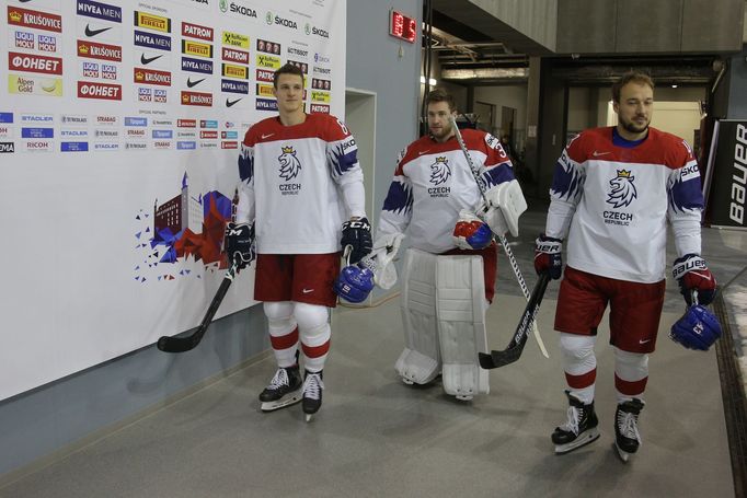 MS 2019, Česká hokejová reprezentace, týmové focení: Dominik Kubalík, Pavel Francouz, Jan Kovář