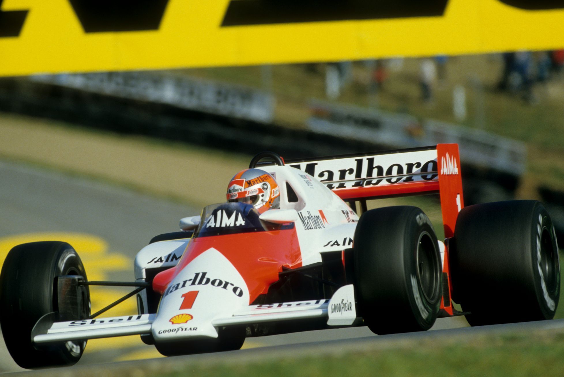 John Watson v McLarenu (1983)
