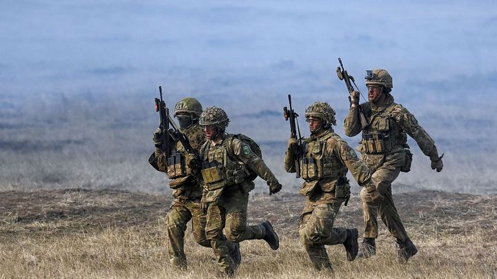 Pentagon stahuje vojáky z Evropy, části republikánů se to nelíbí