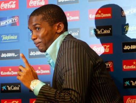 Samuel Eto'o žádal na tiskovce v Barceloně přísné tresty pro rasisty na stadionech