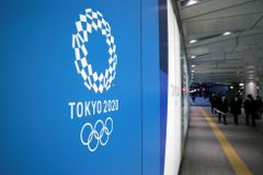 Polský olympijský výbor vyzval k odložení OH, Trump sází na japonského premiéra