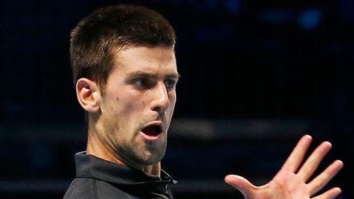 Srbský tenista Novak Djokovič v utkání s Čechem Tomášem Berdychem během Turnaje mistrů 2012.
