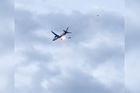 Boeingu německých aerolinek cestou z Korfu začal hořet motor, musel přistát v Itálii