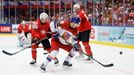 Filip Zadina a Denis Malgin v zápase MS 2025 Česko - Švýcarsko