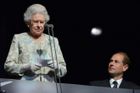 Ceremoniálu se zúčastnila mimo jiné také britská královna Alžběta II., která přečetla svůj projev. Měla možnost vidět monstrózní show jejímž tématem bylo "osvícení".