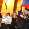 Demonstrace proti zvolení Ondráčka do čela komise pro GIBS