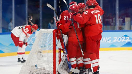 Radost hokejistů Ruska po postupu do semifinále.