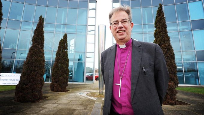 Oxfordský biskup Steven Croft.