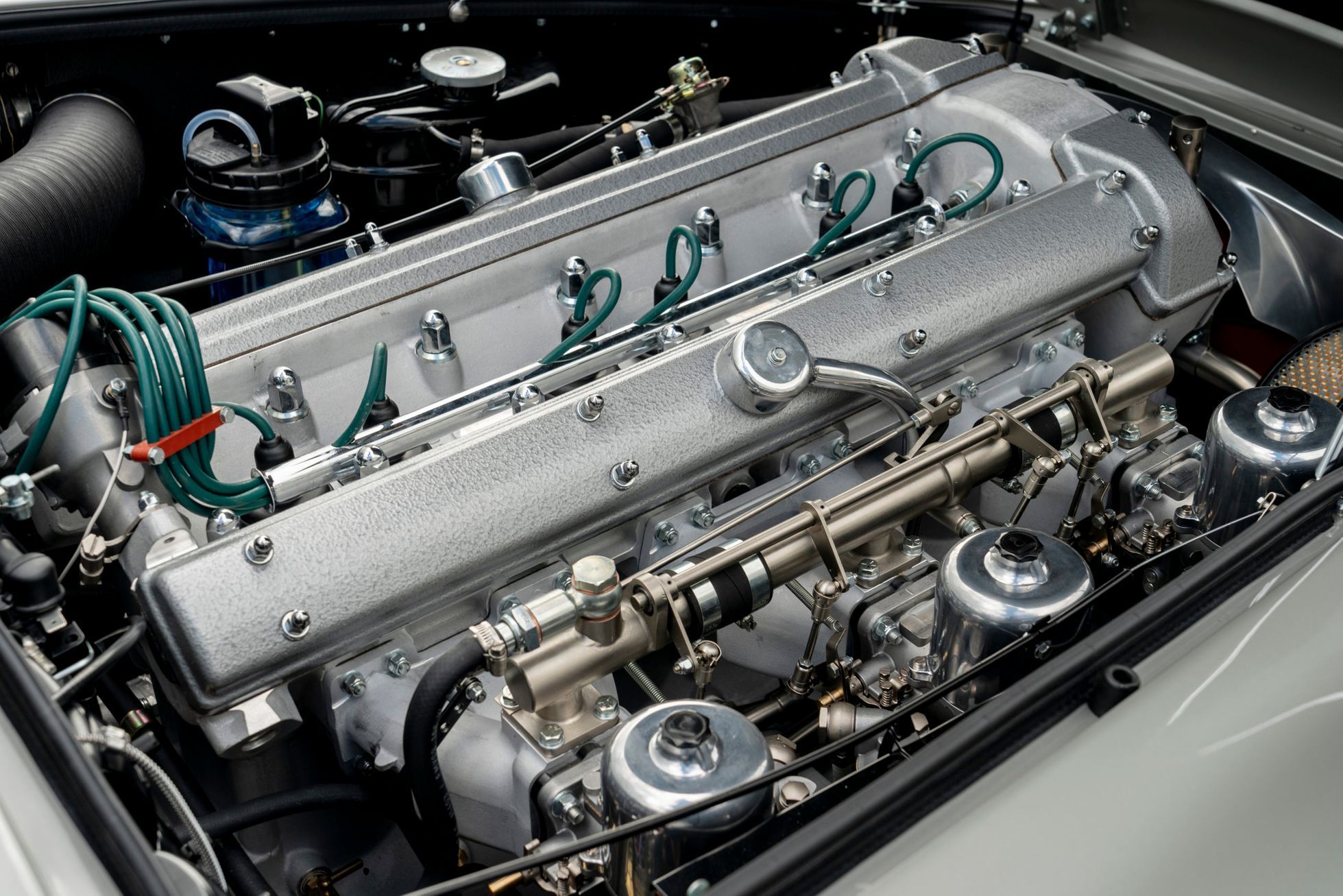 Aston Martin DB5 Bond Continuation