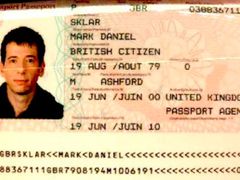 Jeden z pasů, použitých při akci v Dubaji.