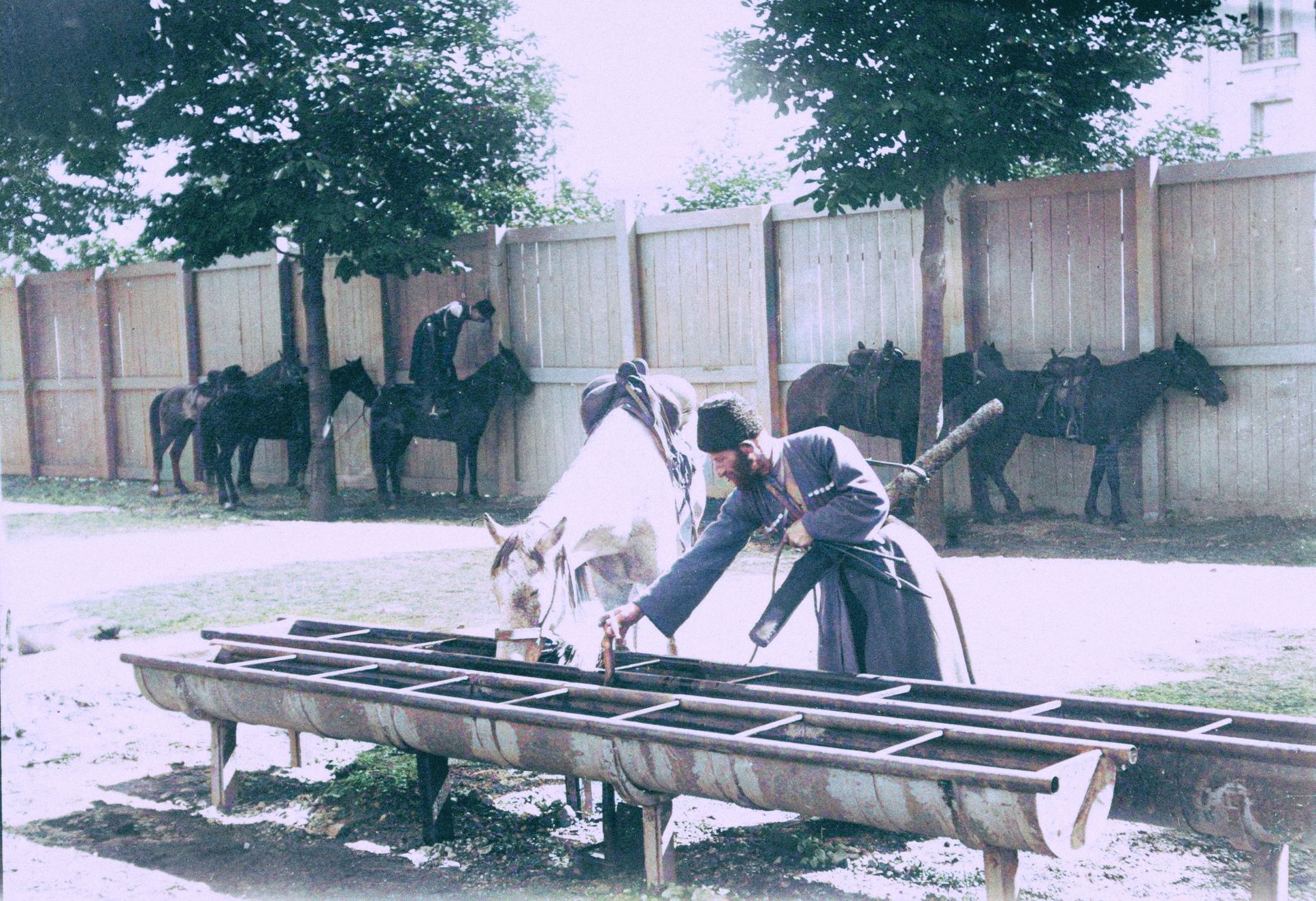 Jednorázové užití / Fotogalerie / Stará Paříž v barvě na málo známých snímcích
