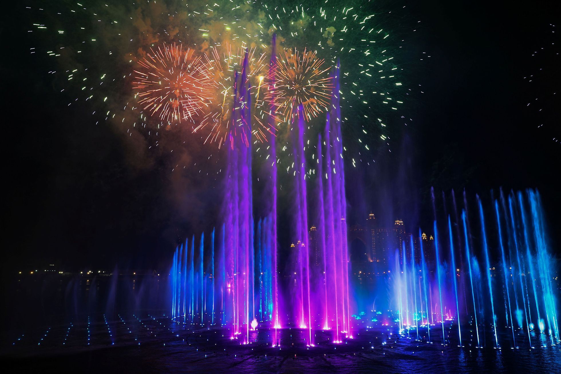 Nový světový rekord: Největší fontána je od čtvrtka 22. října v Dubaji
