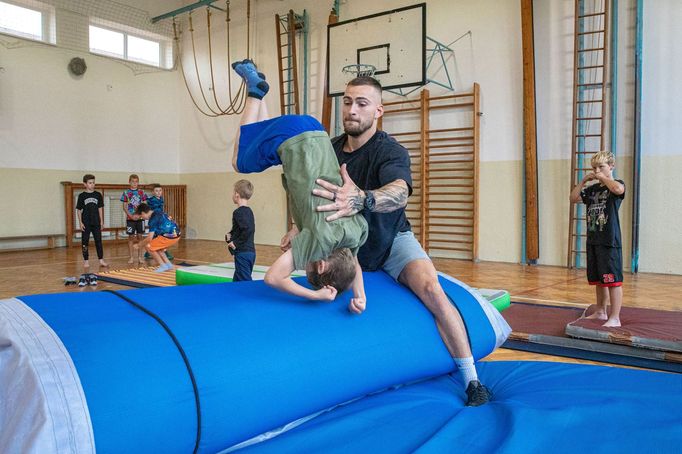 Jakub Pančík na lekci parkouru.