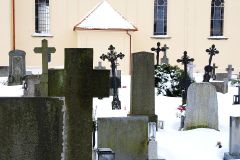 Mladík vraždil na hřbitově v Doksech kvůli pár stovkám