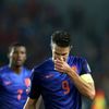 Smutný Robin van persie po prohraném zápase s Českem