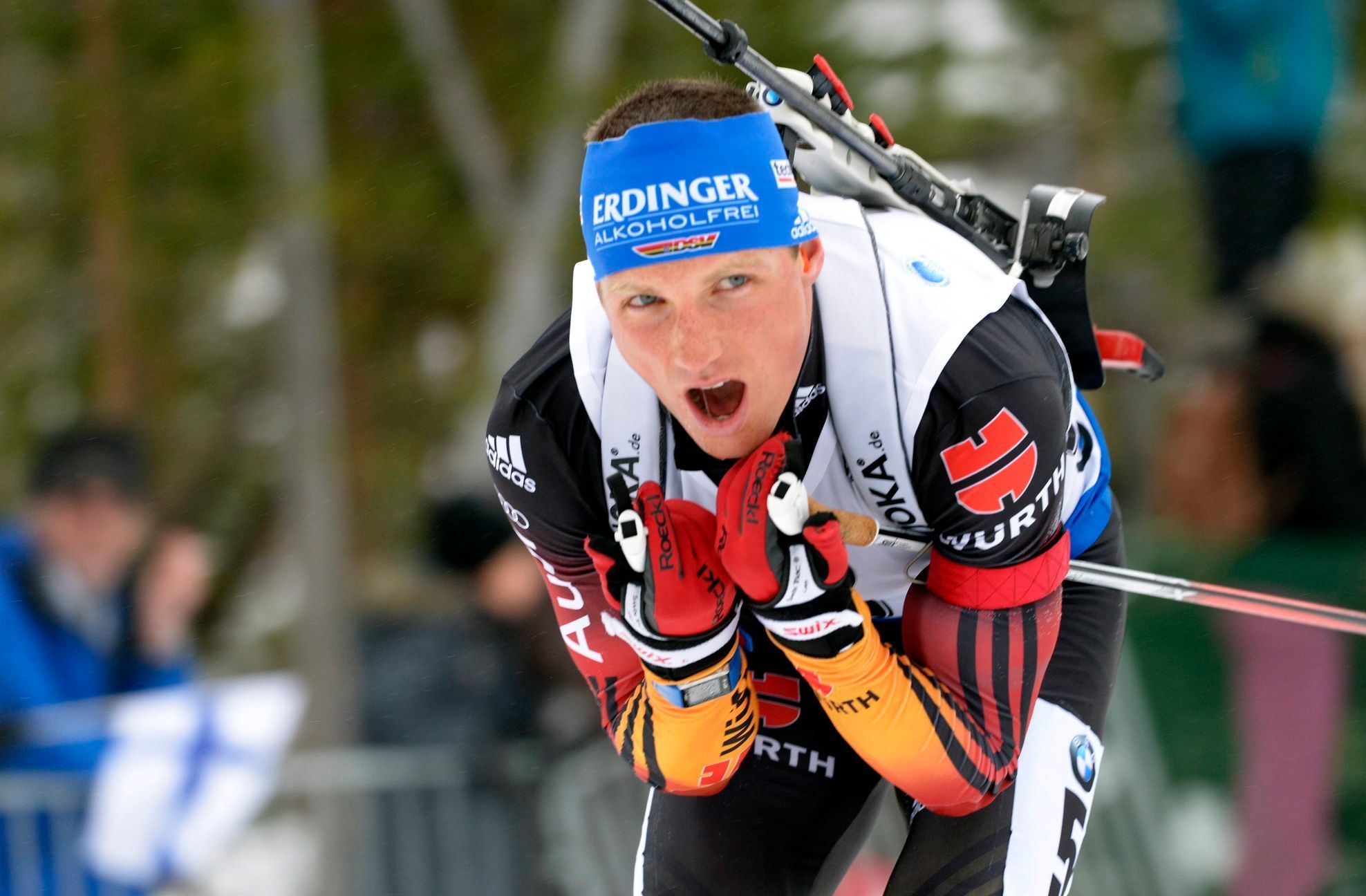 MS biatlonu 2015, stíhačka M: Erik Lesser si jede pro vítězství