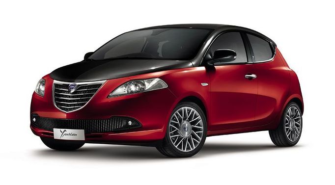 Lancia Ypsilon Black