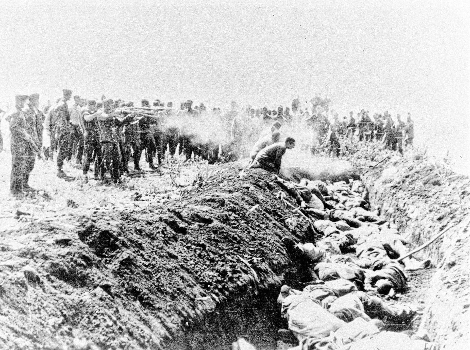 Jednorázové užití / Fotogalerie / 75 let od sebevraždy HH / USHMM